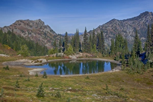 WA, Mount Rainier National Park, Alpine tarn along the Naches Loop near Chinook Pass
