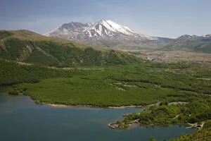 Images Dated 17th October 2007: WA, Mount Saint Helens National Volcanic Monument, Mt. St. Helens and Coldwater Lake