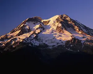 WA, Mt. Rainier NP, Mt. Rainier at sunset from Gobblers Knob