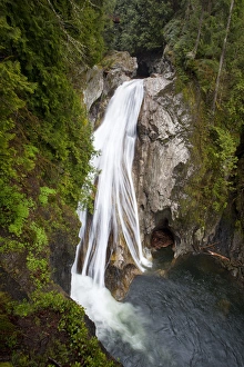 WA, Olallie State Park, Twin Falls, Lower fall on the Snoqualmie River