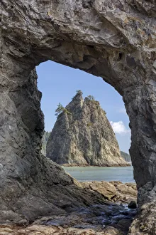 WA, Olympic National Park, Rialto Beach, Hole-in-the-Wall