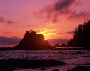 Images Dated 1st May 2007: WA, Olympic NP, Rialto Beach at sunset