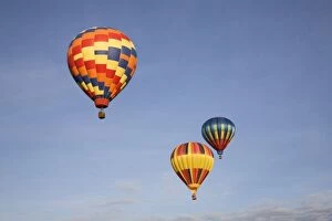 Images Dated 23rd September 2006: WA, Prosser, The Great Prosser Balloon Rally, Hot air balloons in flight