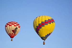 Images Dated 24th September 2011: WA, Prosser, The Great Prosser Balloon Rally, Hot air balloons in flight