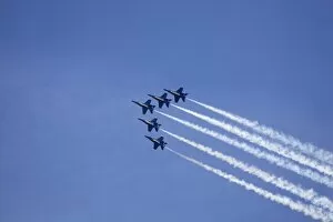 Images Dated 4th August 2006: WA, Seattle, The Blue Angels, performing at SEAFAIR, F / A-18 Hornet aircraft