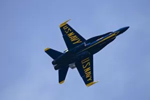 Images Dated 4th August 2006: WA, Seattle, The Blue Angels, performing at SEAFAIR, F / A-18 Hornet aircraft
