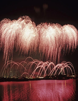 Images Dated 14th November 2012: WA, Seattle, Fireworks on July 4th, at Gasworks Park; Space Needle in background