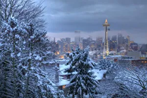 Images Dated 20th August 2009: WA, Seattle, Kerry Park, view of the Space Needle, with fresh snow. (Not available