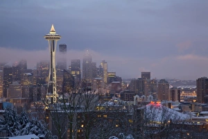 Images Dated 22nd December 2008: WA, Seattle, Kerry Park, view of the Space Needle, with fresh snow