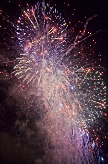 Images Dated 4th July 2007: WA, Seattle, Lake Union, 4th of July fireworks