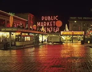 Images Dated 28th July 2008: WA, Seattle, Market Entrance at Pike Place Market before dawn