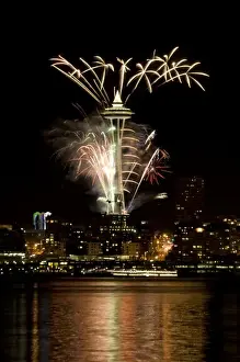 Images Dated 1st January 2008: WA, Seattle, New Years Eve celebration at the Space Needle
