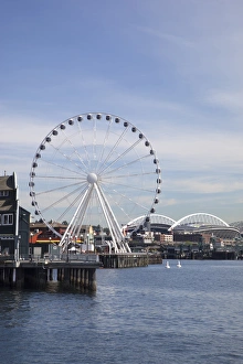 WA, Seattle, The Seattle Great Wheel, at Pier 57 on the waterfront