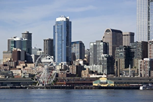 WA, Seattle, The Seattle Great Wheel, and Seattle skyline from Elliott Bay