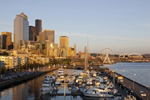 Images Dated 5th July 2012: WA, Seattle, The Seattle Great Wheel, at Pier 57 on the waterfront