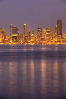 Images Dated 4th August 2010: WA, Seattle, Seattle skyline and Elliott Bay from West Seattle