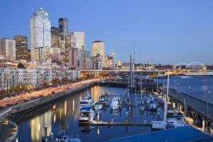Images Dated 30th October 2006: WA, Seattle, Seattle skyline from Pier 66 with Elliott Bay