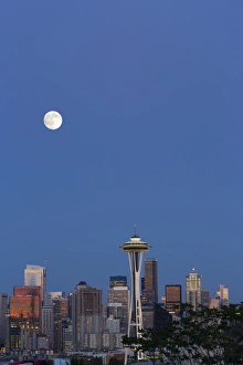 Images Dated 30th June 2015: WA, Seattle, skyline view from Kerry Park, with full moon (2015)