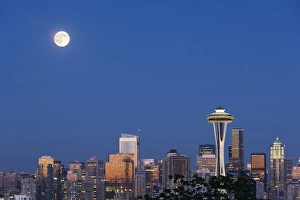 Images Dated 1st July 2015: WA, Seattle, skyline view from Kerry Park, with full moon (2015)