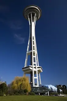 Images Dated 12th March 2006: WA, Seattle, Space Needle and the Experience Music Project