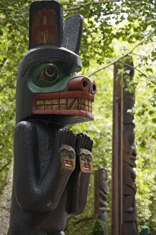 Images Dated 17th September 2006: WA, Seattle, Spirit of Kwakiutl totem at Occidental Park