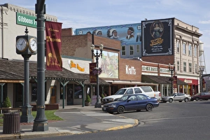 Images Dated 4th June 2009: WA, Toppenish, City of Murals, Downtown
