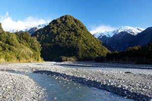 Images Dated 5th October 2005: Waiho River, near Franz Josef Glacier, West Coast, South Island, New Zealand