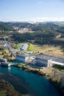 Images Dated 9th July 2006: Wairakei Geothermal Power Station and Waikato River, near Taupo, North Island, New