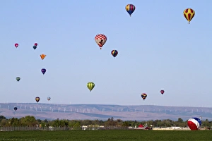 Images Dated 8th May 2010: Walla Walla Hot Air Balloon Stampede