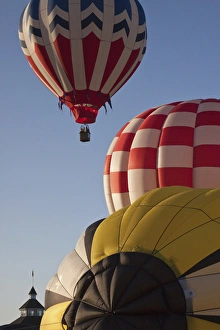 Images Dated 8th May 2010: Walla Walla Hot Air Balloon Stampede