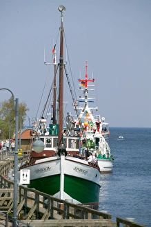 Images Dated 27th April 2004: warnemunde harbor