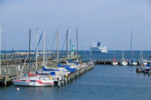 Images Dated 29th April 2004: warnemunde harbor