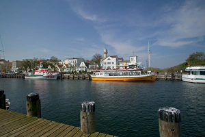 Images Dated 29th April 2004: warnemunde harbor