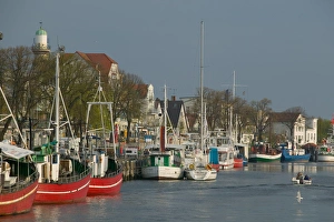 Images Dated 27th April 2005: warnemunde waterfront