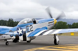 Images Dated 16th June 2007: Washington, Olympia, military airshow