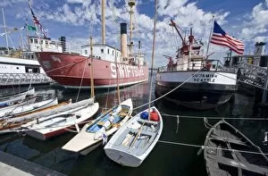 Images Dated 30th June 2007: Washington, Seattle, Center for Wooden Boats on Lake Union