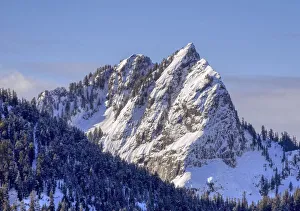 Images Dated 18th May 2022: Washington State, Central Cascades. Bessemer Mountain