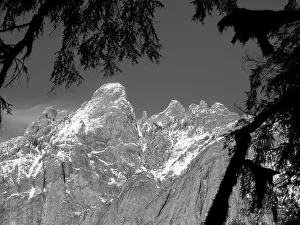 Images Dated 25th January 2024: Washington State, Central Cascades. Snow covered peaks of Garfield Mountain