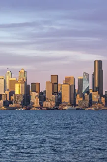 Images Dated 1st March 2020: Washington State, Seattle. Skyline at Sunset
