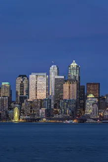 Images Dated 1st March 2020: Washington State, Seattle. Skyline at Twilight