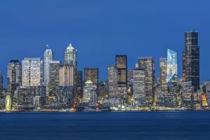 Images Dated 3rd March 2020: Washington State, Seattle. Skyline at Twilight