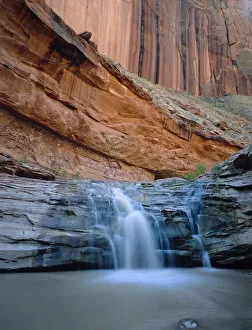 Images Dated 28th January 2004: A waterfall on the Escalante River in Coyote Gulch, Grand Staircase-Escalante Nat l