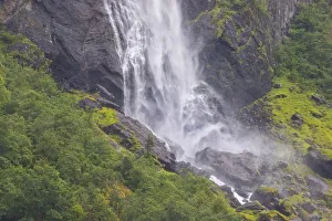 Images Dated 12th August 2017: Waterfall, on the Flamm Railway