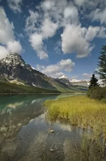 Images Dated 28th July 2007: Waterfowl lake along the Icefields parkway, Banff National Park, Banff, Canada