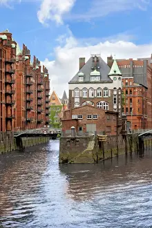 Images Dated 2000: Waterfront warehouses and lofts in the Speicherstadt warehouse district of Hamburg