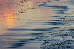 Images Dated 31st July 2023: Wave patterns on Benson Beach at Cape Disappointment State Park, Washington State, USA