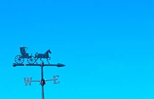 Images Dated 1st December 2005: weathervane atop barn indicates wind direction. weathervane, weather, horse