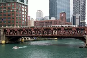 Images Dated 17th September 2006: Wells Street Bridge over the Chicago River in Chicago, Illinois