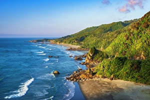 Images Dated 16th January 2024: West Coast view from Irimahuwhero Lookout, Paparoa National Park, Punakaiki, New Zealand