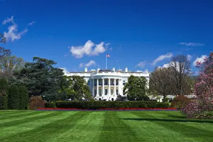 Leadership Prints: The White House and south lawn, Washington, DC USA